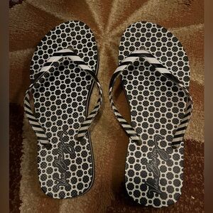 Vera Bradley Flip Flops